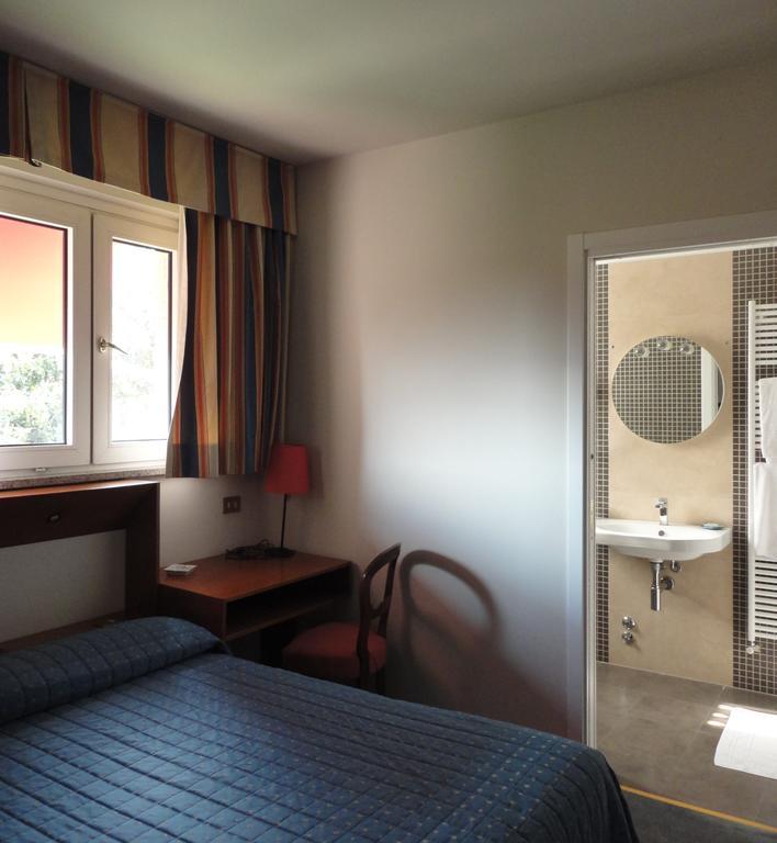 Cravero Rooms Caltignaga Pokoj fotografie
