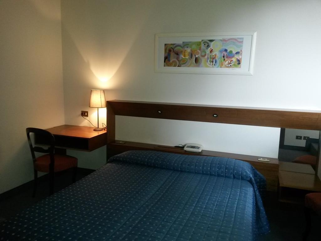 Cravero Rooms Caltignaga Pokoj fotografie